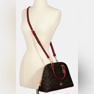 Brand new Coach purse 👜♥️